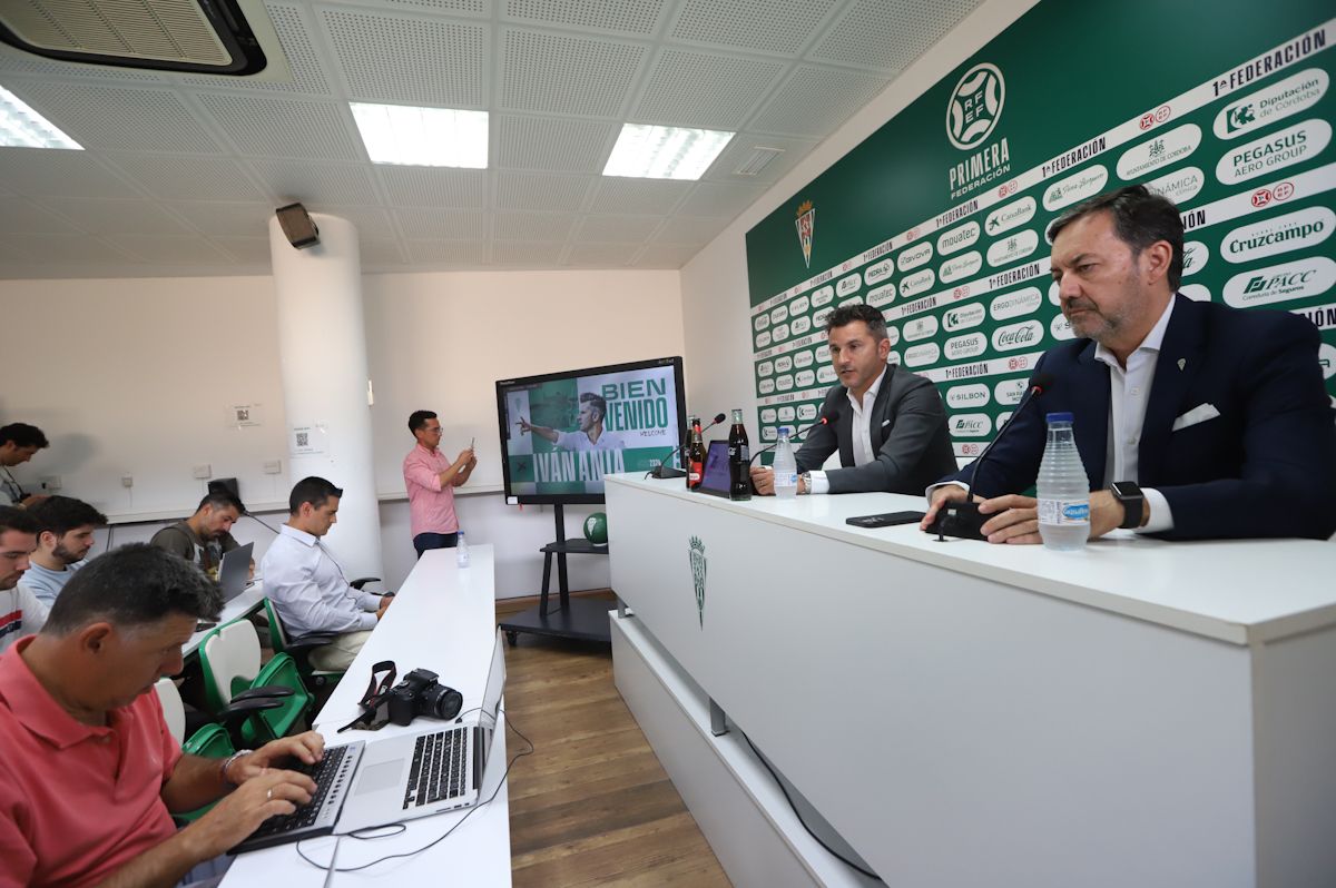 La presentación de Iván Ania en el Córdoba CF, en imágenes