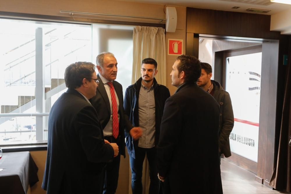 Homenaje a los socios veteranos del Sporting.