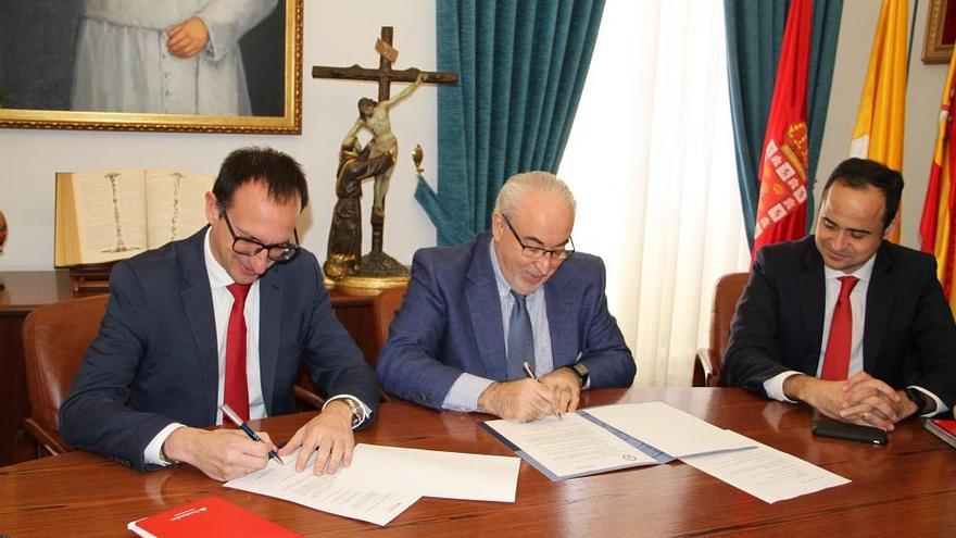 Santander amplía su alianza con la UCAM