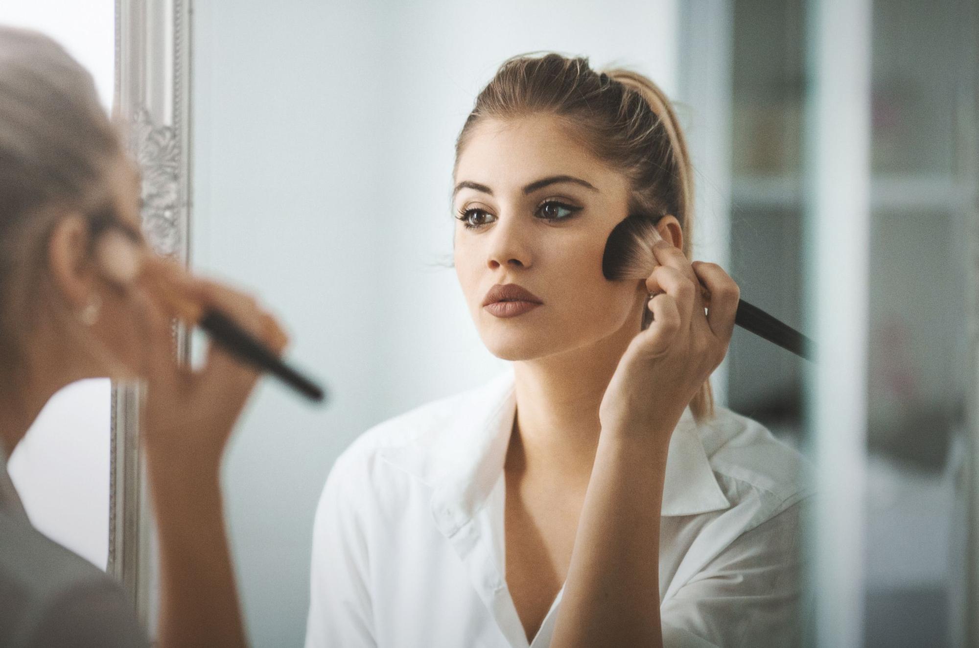 Estas son las 6 mejores brochas de maquillaje que no pueden faltar en tu  neceser