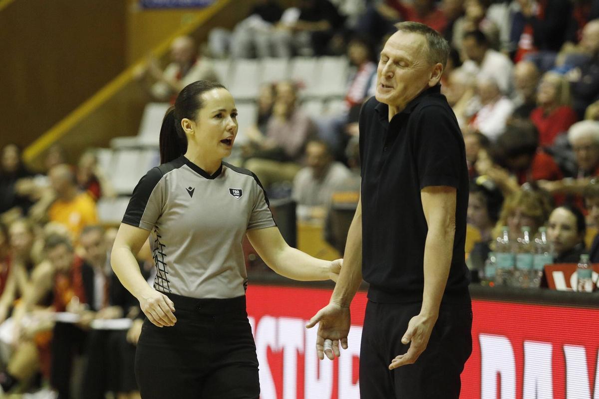 Girona. Pavello Fontajau. Partit basquet Spar UniGirona Galatasaray. Eurolliga. Roberto Iñiguez.