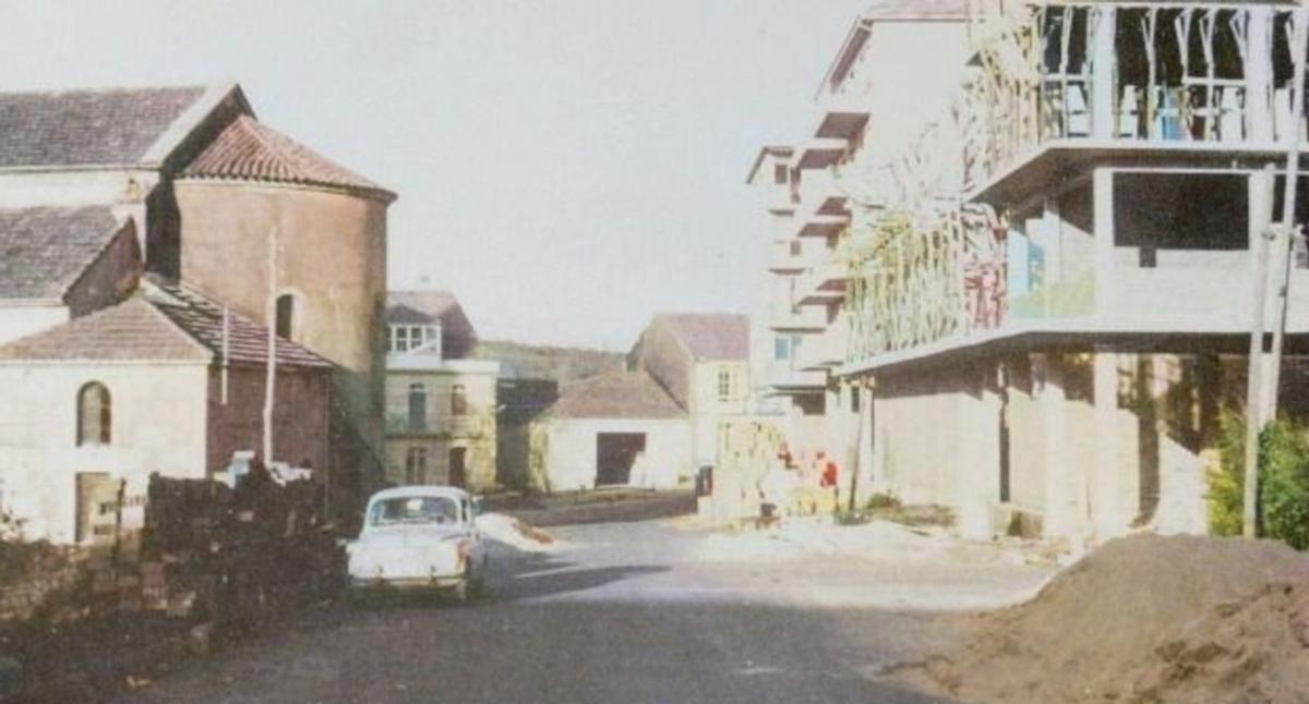 La calle Luis González Taboada en obras.   | //  LALÍN 100 ANOS EN FOTOS