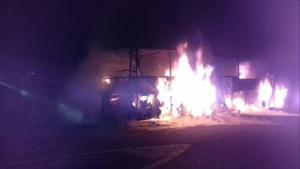 zentauroepp50347448 11 10 2019 incendio de un autocar en la autopista ap 7   soc191011103929