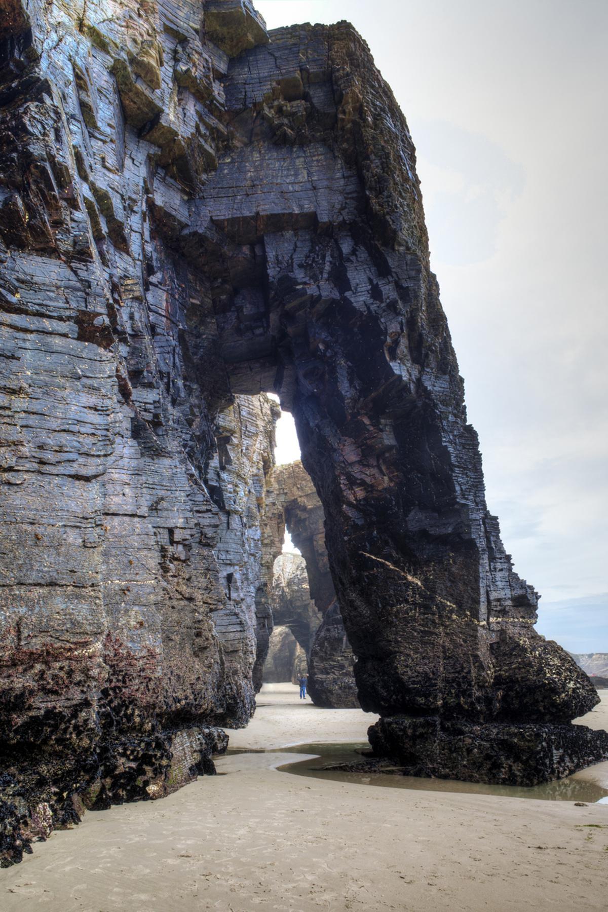 La playa de las catedrales, un paraíso natural en el norte de España.