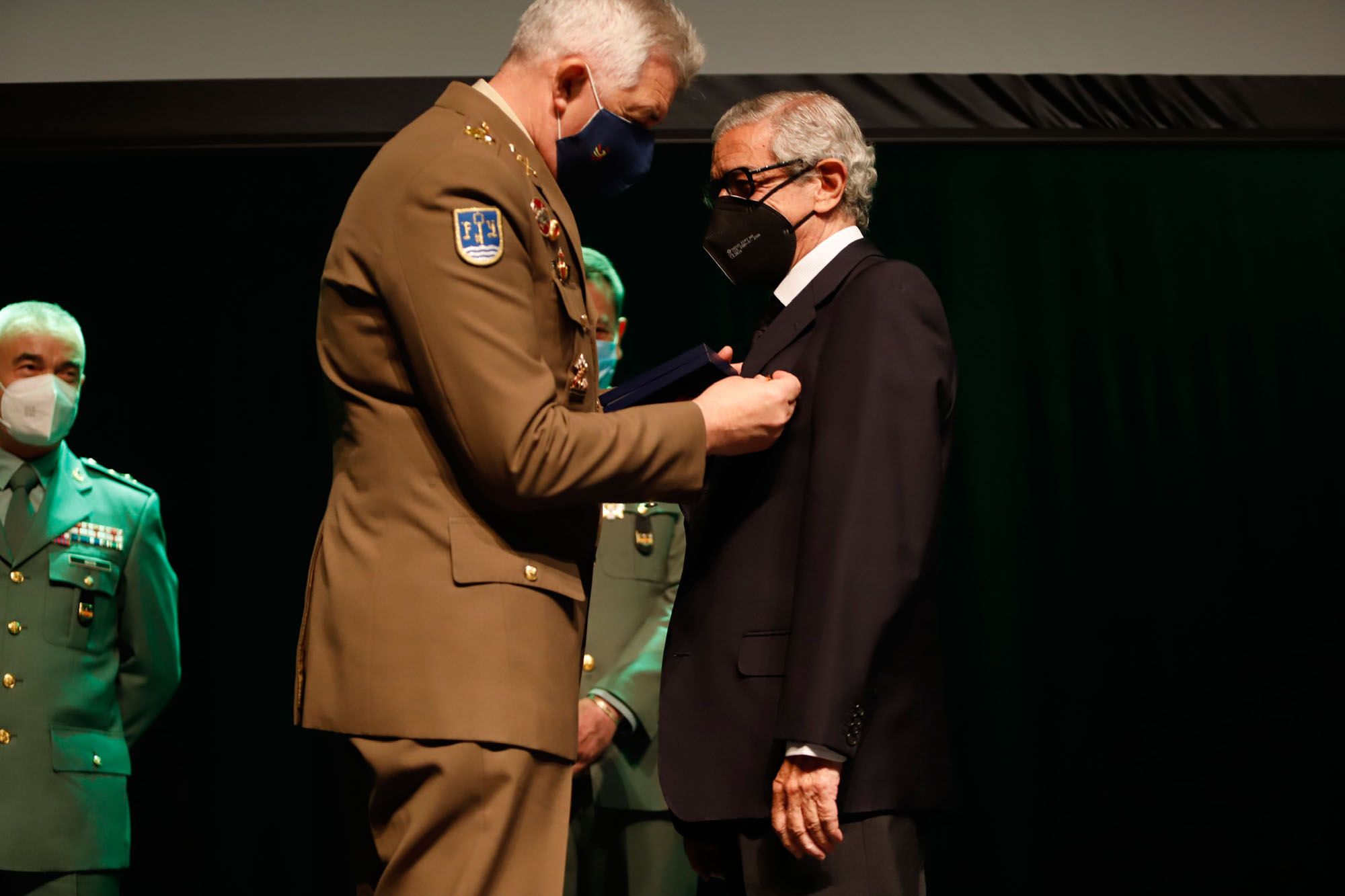 Acto de presentación del cuadro del centenario de la Legión