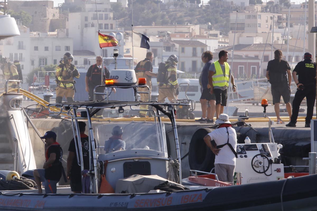 Incendio de un yate en Ibiza