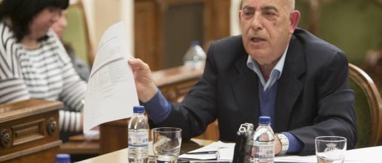 López, durante su comparecencia en la comisión de investigación.