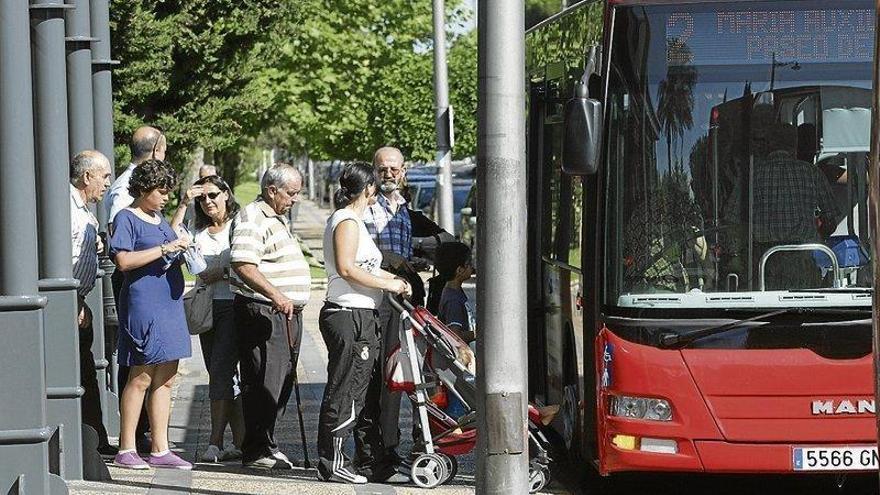 La frecuencia de paso de los autobuses urbanos vuelve a ser de media hora