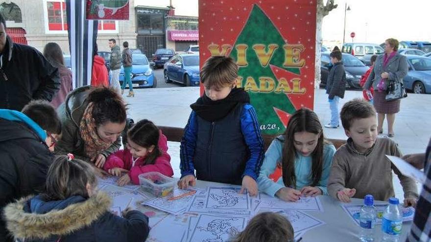 Uno de los talleres navideños en Cangas.