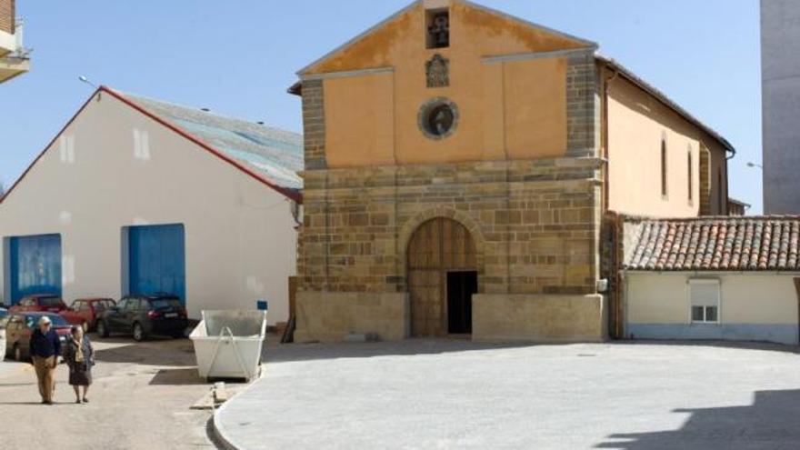 Ermita de la Soledad con los accesos ya terminados ayer por la mañana.