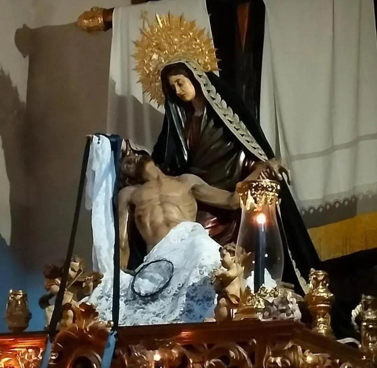 El antiguo paso de La Piedad antes de la restauración.