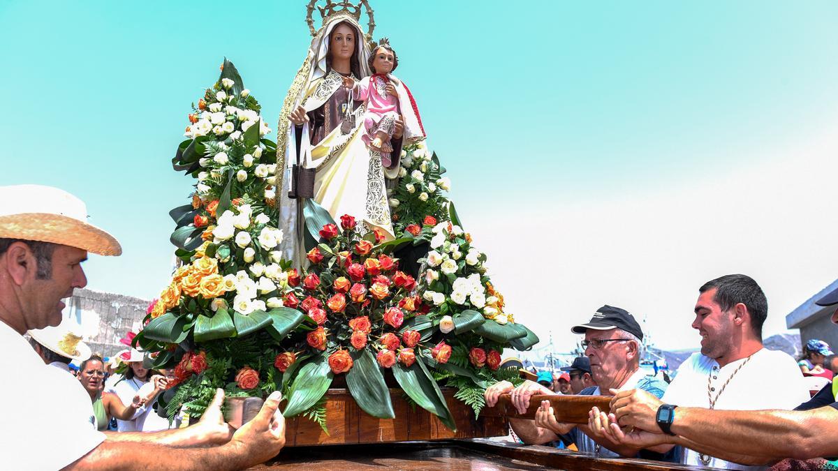 Virgen del Carmen durante la procesión marítima en una edición anterior