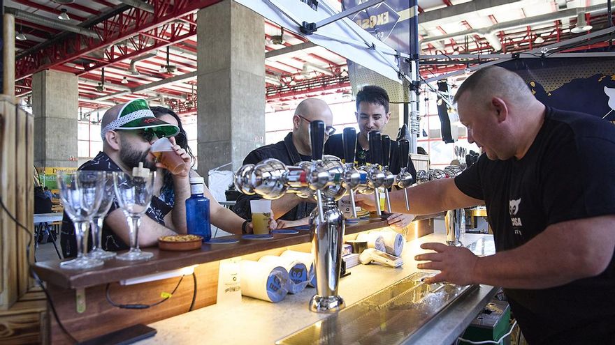 Galicia lidera el recorte en las comidas y beber fuera de casa por la inflación