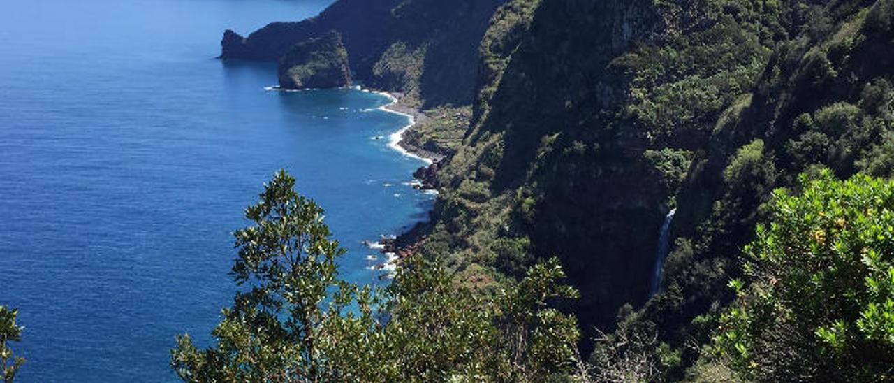 Vista aérea de las costas de Madeira.