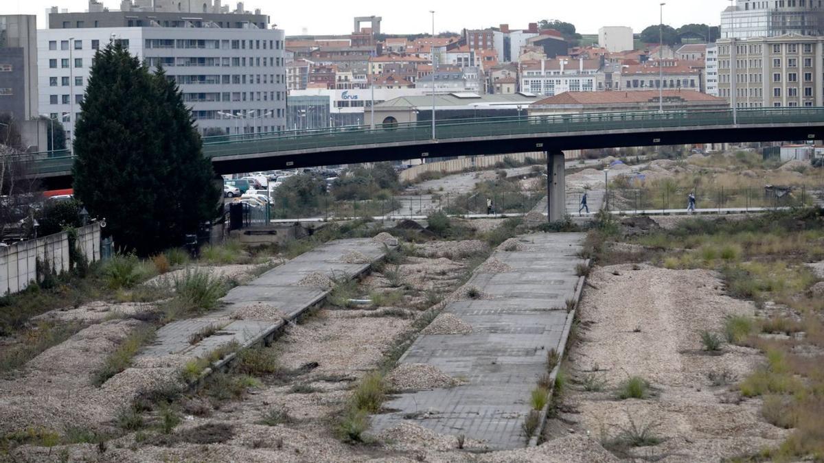 Entorno de Moreda donde se ubicará la estación intermodal, con el Museo del Ferrocarril al fondo. | Marcos León