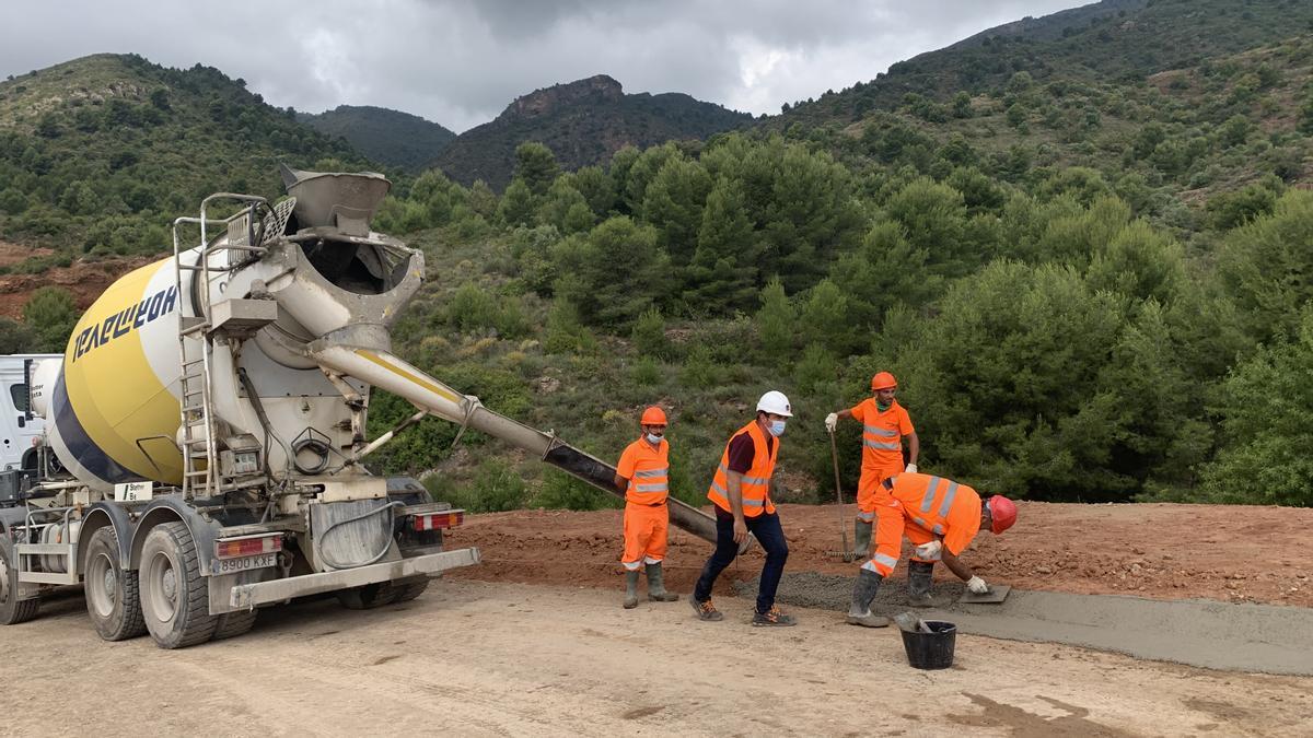 En cuestión de un par de semanas, la empresa tiene previsto dar por concluidas las obras, tras la consolidación del camino de acceso.