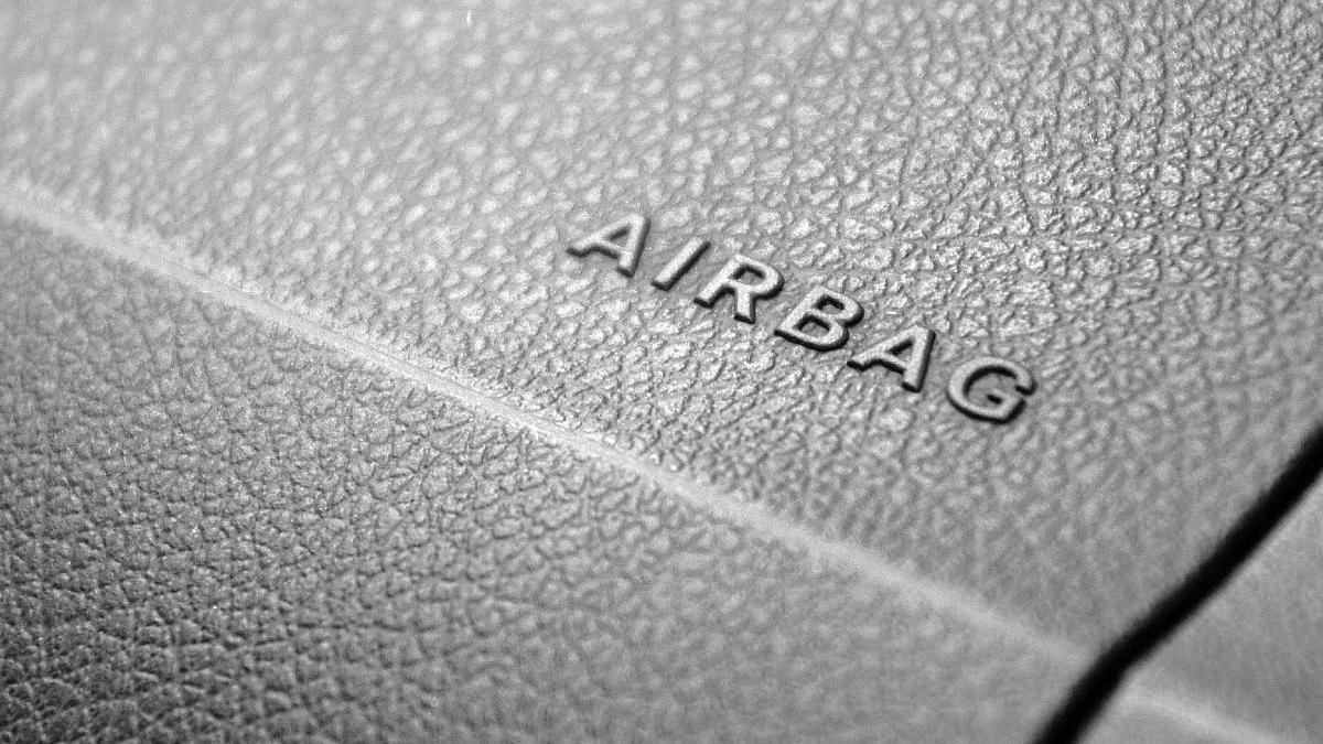L’OCU alerta: aquestes tres marques de cotxes poden tenir airbags defectuosos