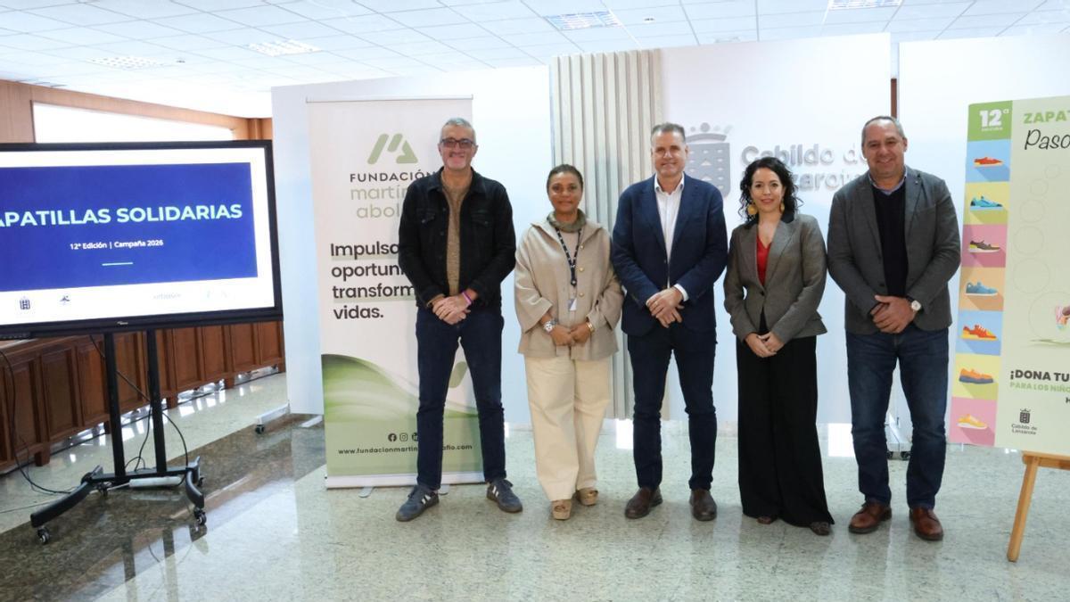 Presentación, este miércoles de la campaña de Zapatillas Solidarias 2026 en el Cabildo de Lanzarote