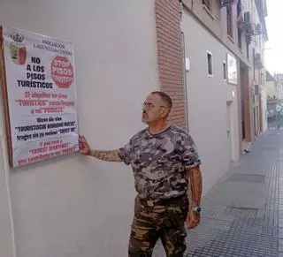Los vecinos de Lagunillas hacen campaña contra los pisos turísticos