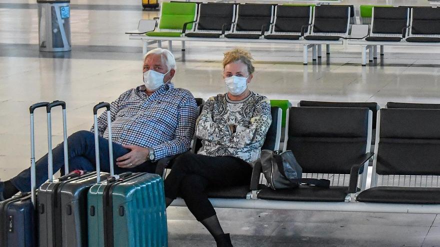 Turistas en el Aeropuerto de Gran Canaria