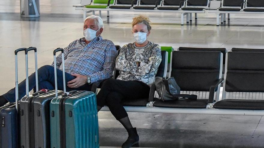 Turistas en el Aeropuerto de Gran Canaria