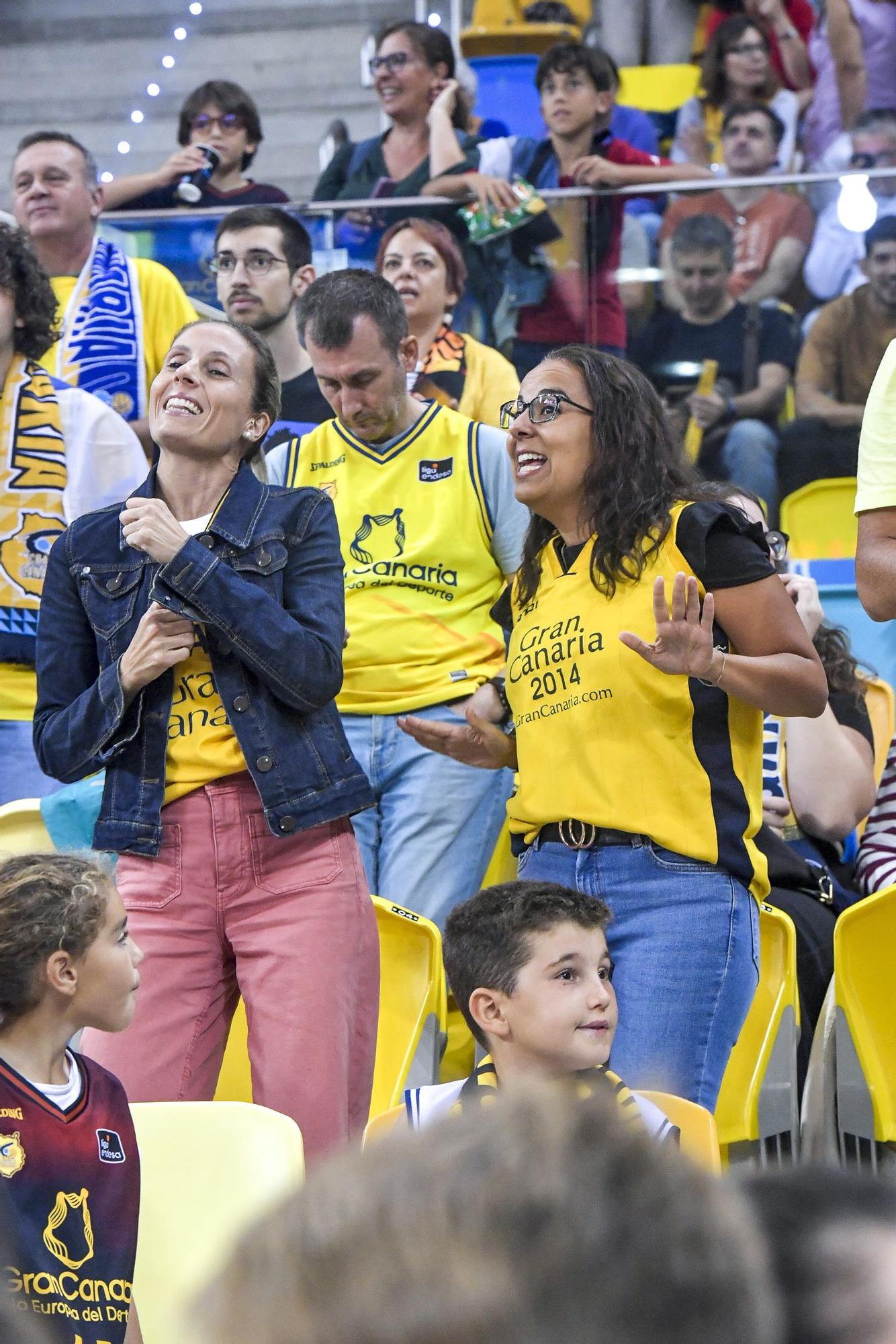 El derbi entre el Dreamland Gran Canaria y el Lenovo Tenerife, en imágenes