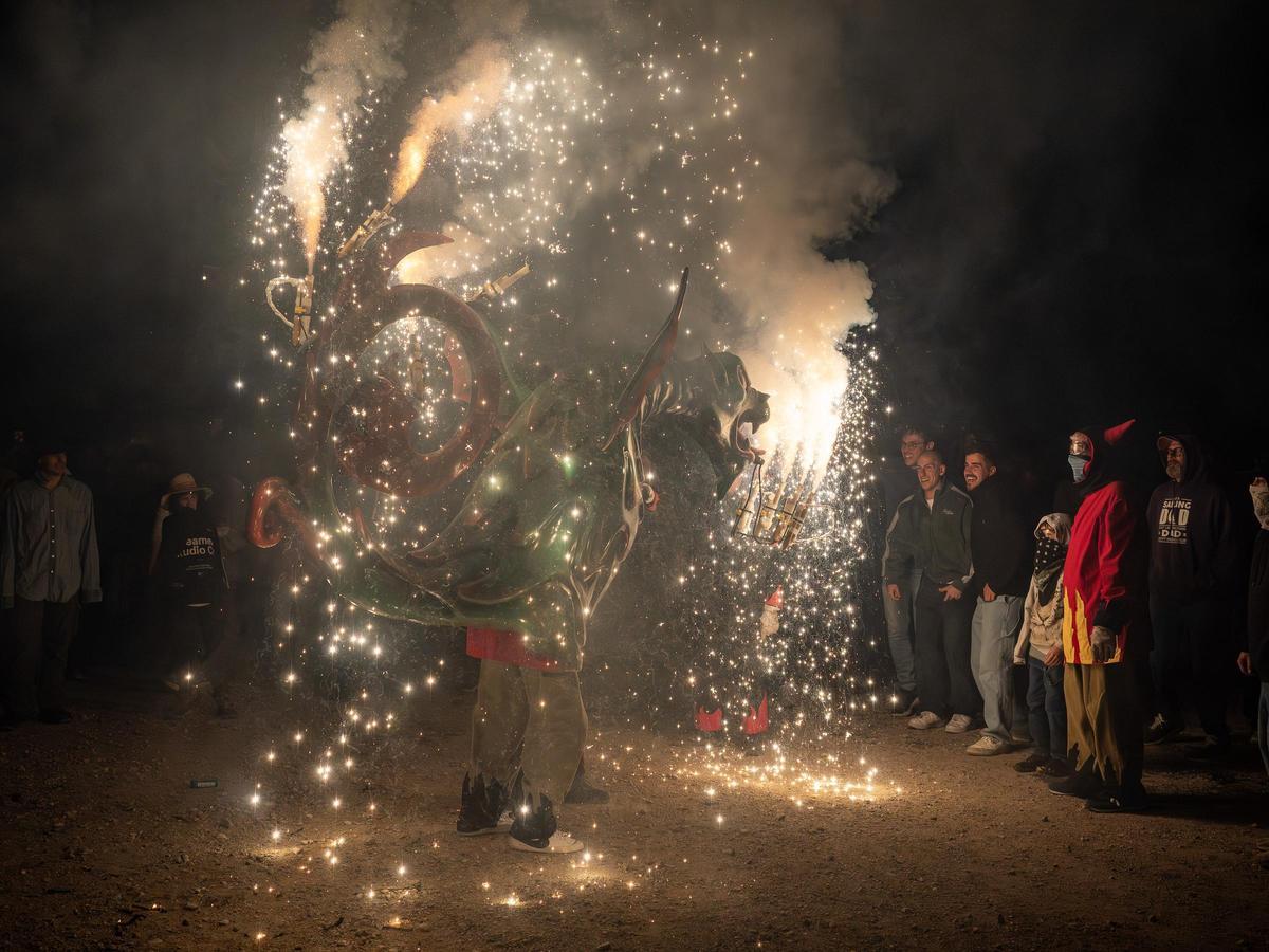 La Nit del Foc il·lumina Figueres La Nit del Foc il·lumina Figueres
