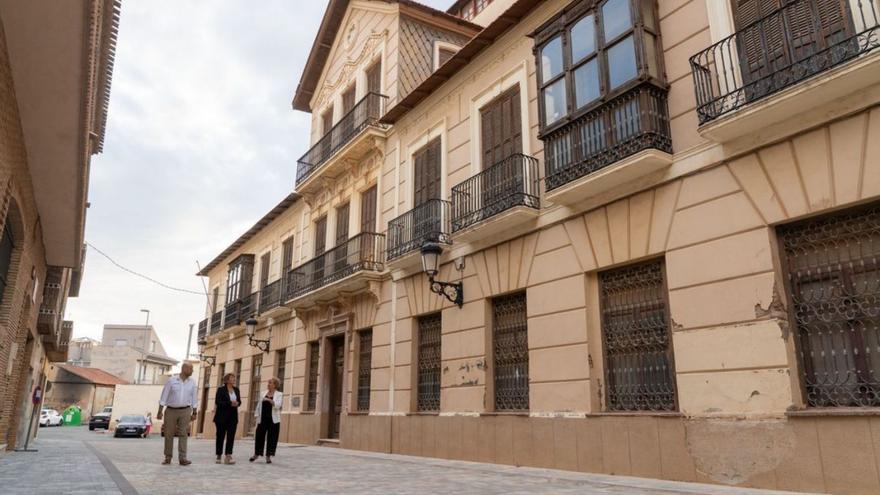 Visita de la alcaldesa, Noelia Arroyo, a las obras de la Casa Rubio de El Algar. | FELIPE G. PAGÁN
