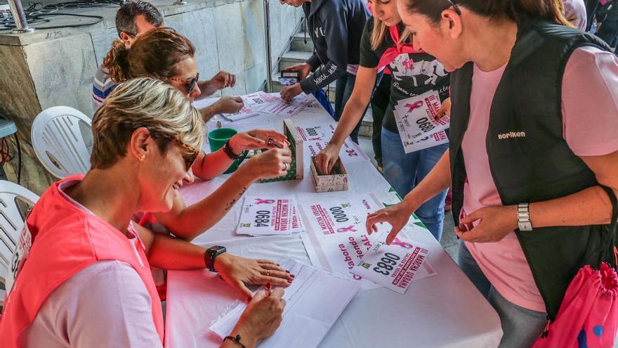 Callosa celebra una marcha contra el cáncer con más de mil personas