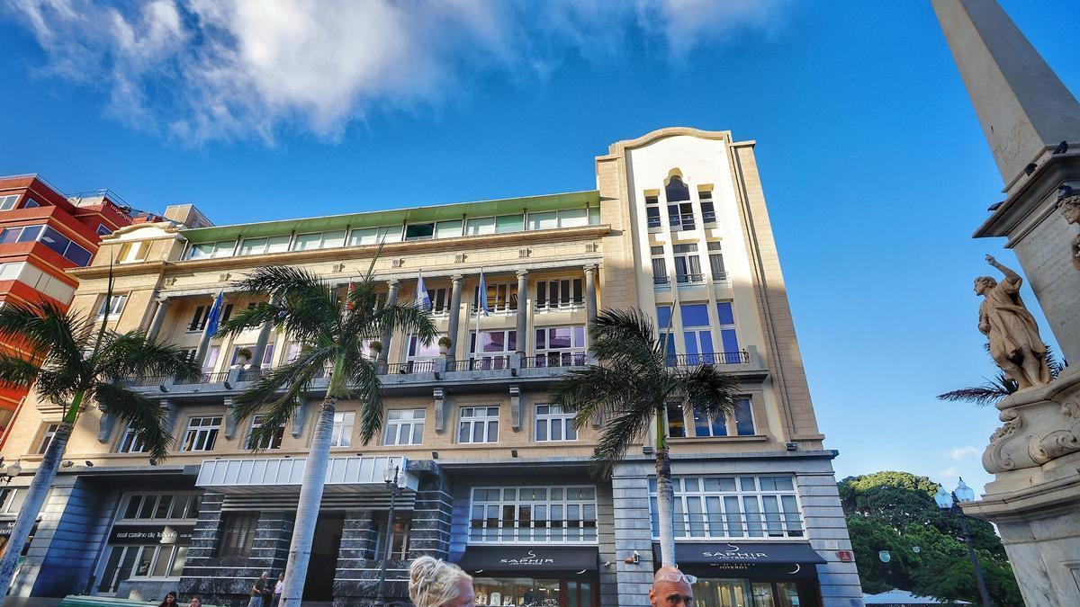 Sede del Real Casino de Tenerife, situada en la plaza de la Candelaria de la capital tinerfeña.