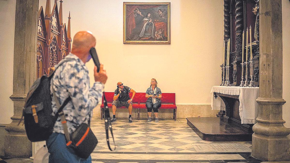 Turistas en la Catedral de La Laguna.