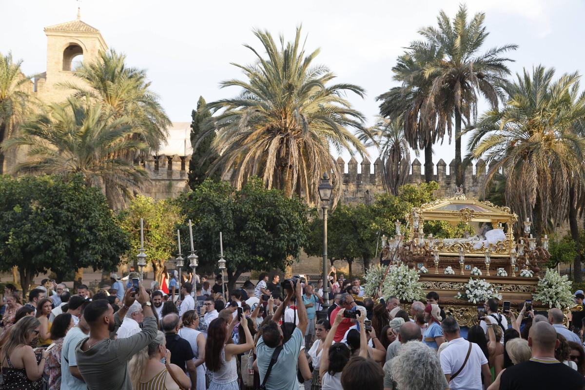La Virgen del Tránsito recorre las calles de Córdoba La Virgen del Tránsito recorre las calles de Córdoba