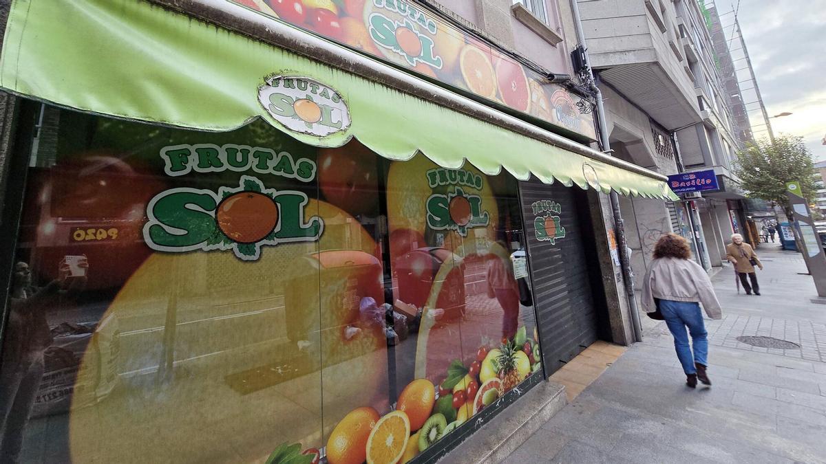 La crisis de tesorería y de costes financieros arrastran a la cadena viguesa Frutas Sol a un cierre exprés