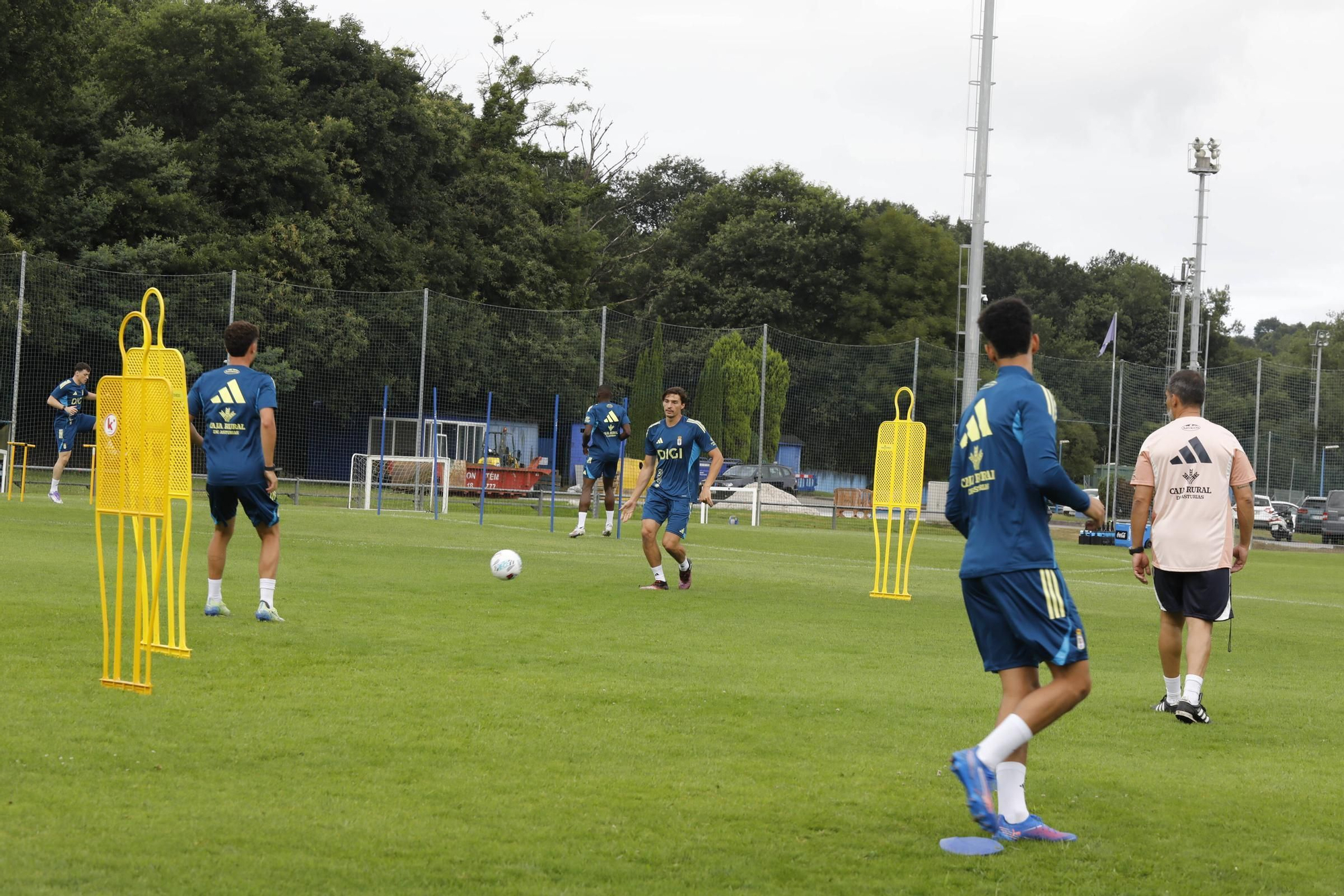 En imágenes: así fue la primera sesión de entrenamientos de Primera en El Requexón con Rodón, Reina y Domingues