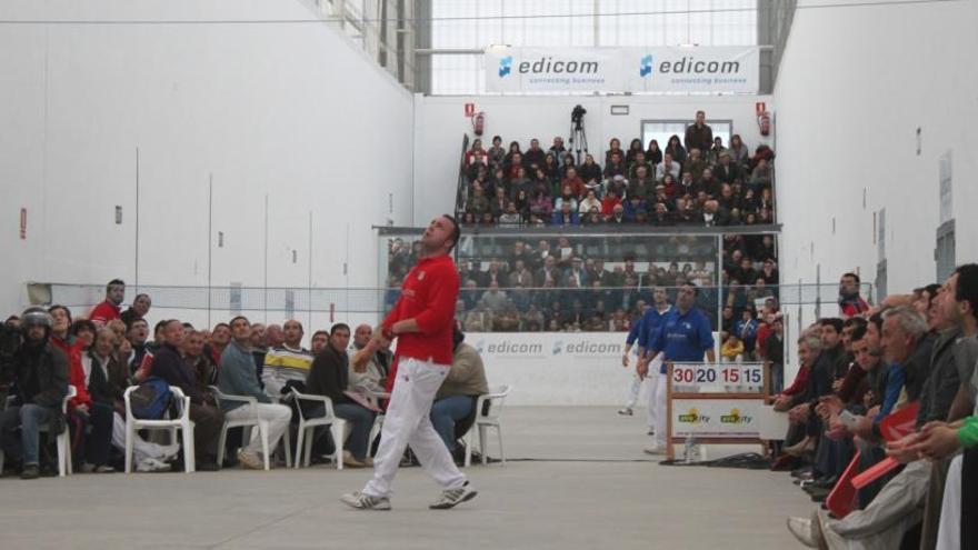 La crisis de espectadores en el Joc de Pilota llega a las partidas de clubes