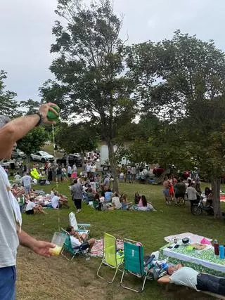La Jira pone el broche a las fiestas de Loreto en Colunga