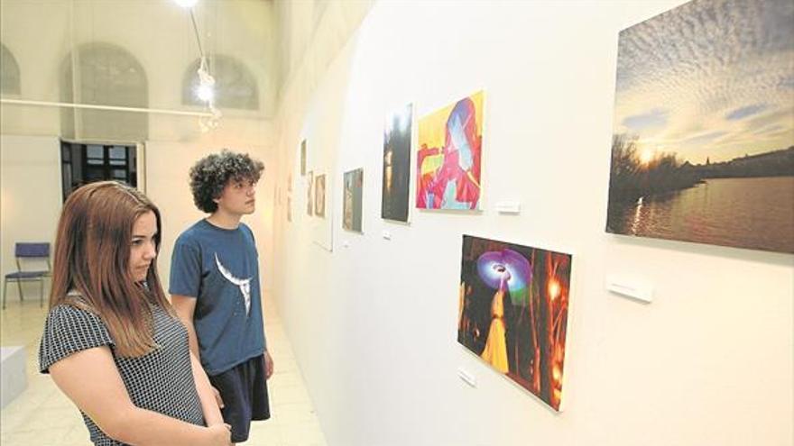 Alumnos del IES Góngora exponen sus fotografías