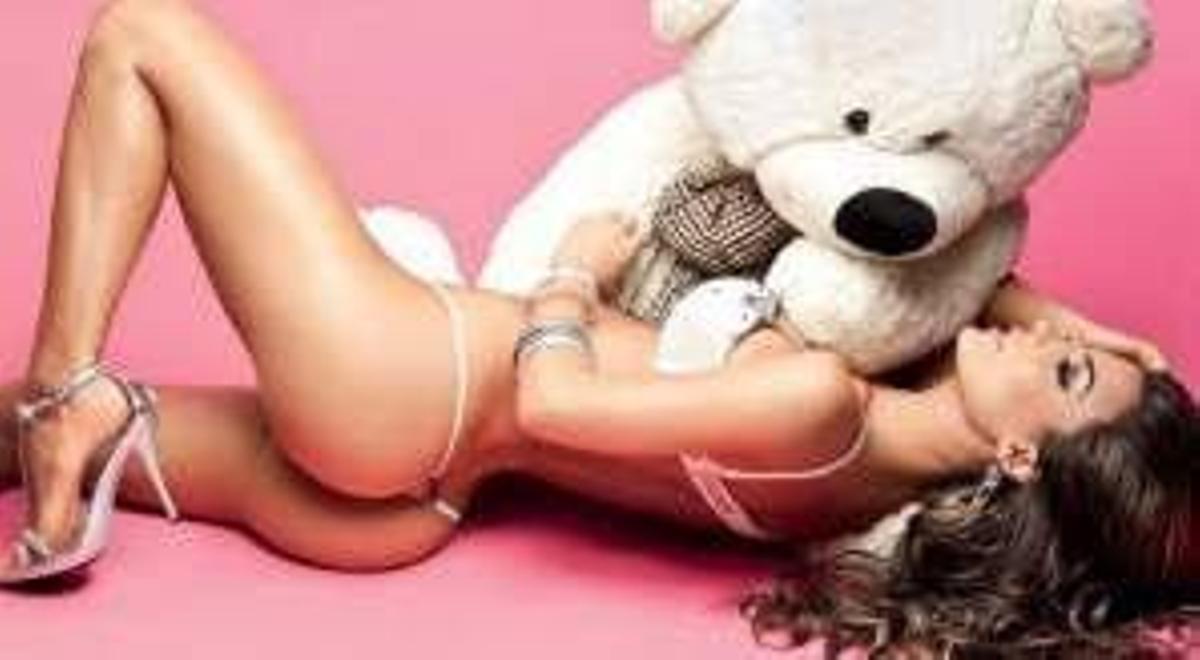 Natalia Vélez, la belleza colombiana, al desnudo Natalia Vélez, la belleza colombiana, al desnudo