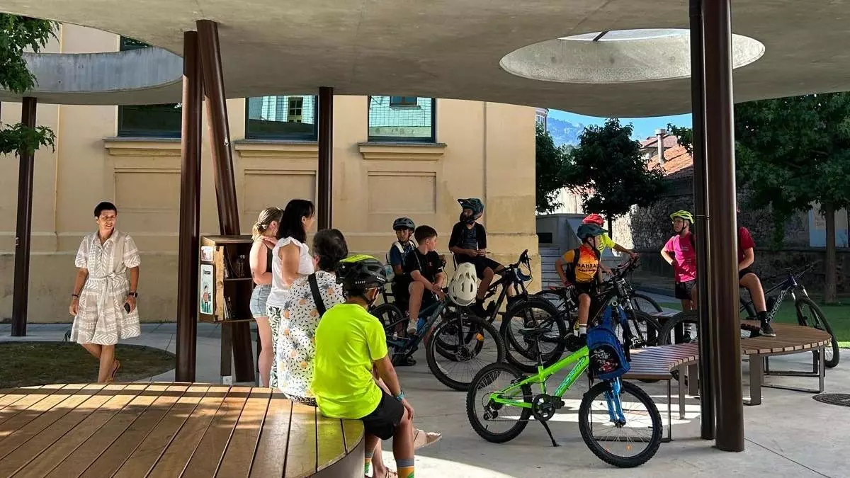 BTT para todos en Laviana: Camilo de "Mochileros" dirige la excursión por los Senderos del Carbón