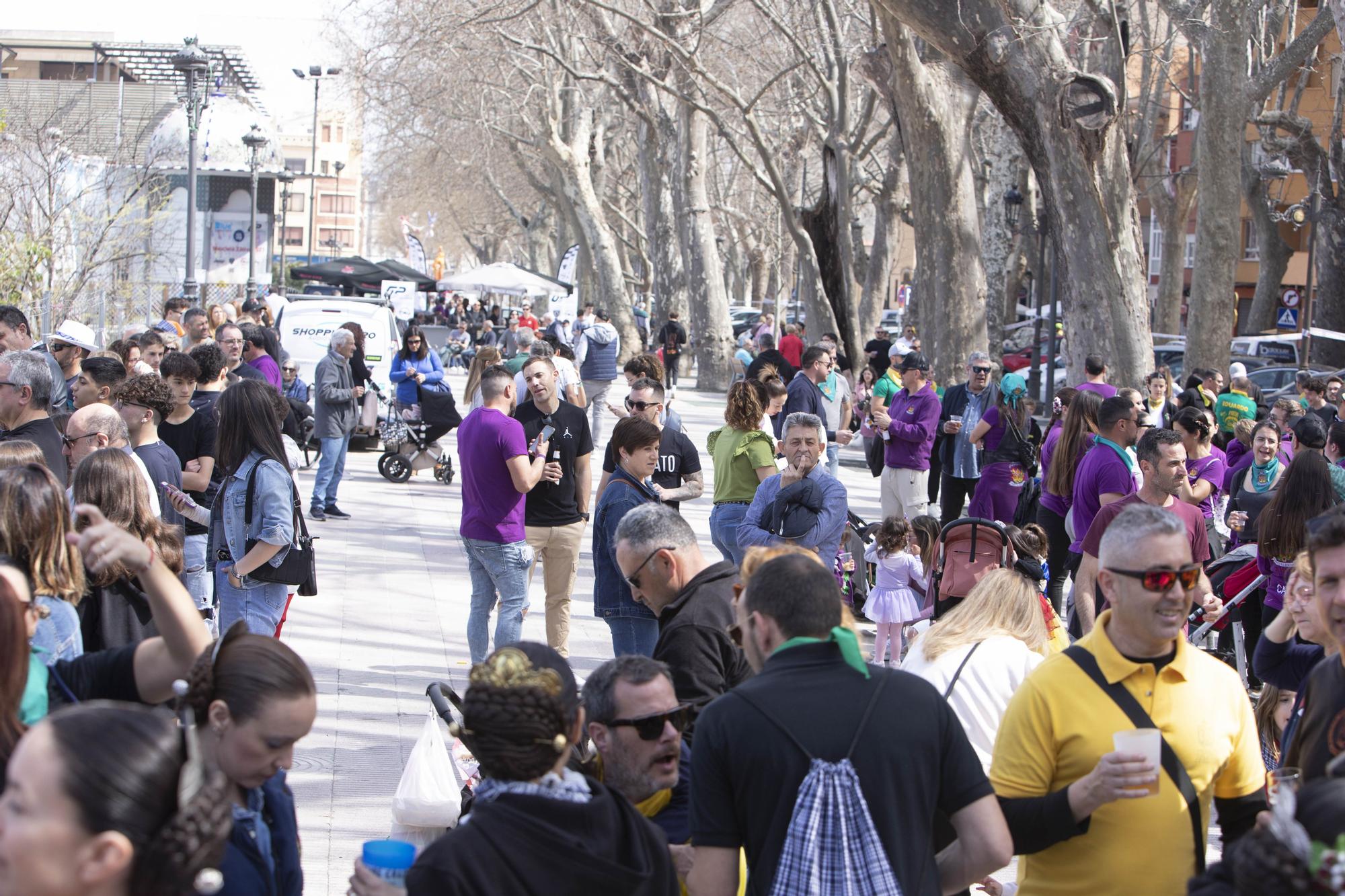 La mascletà de Caballer "retumba" en el Jardí de la Pau de Xàtiva