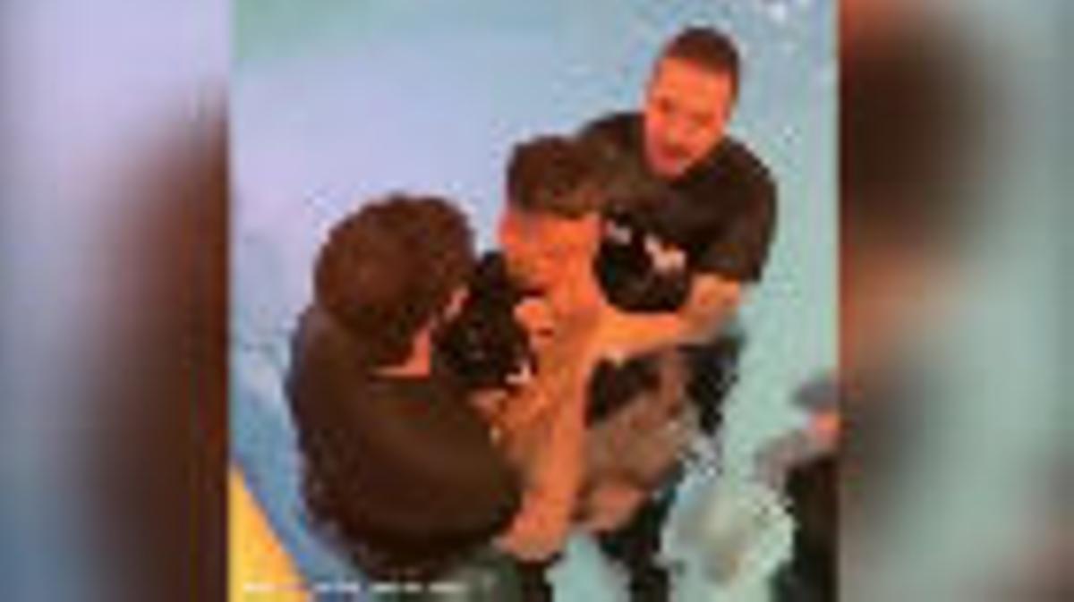 Alisson bautiza a Firmino y los dos rompen en llanto de la emoción