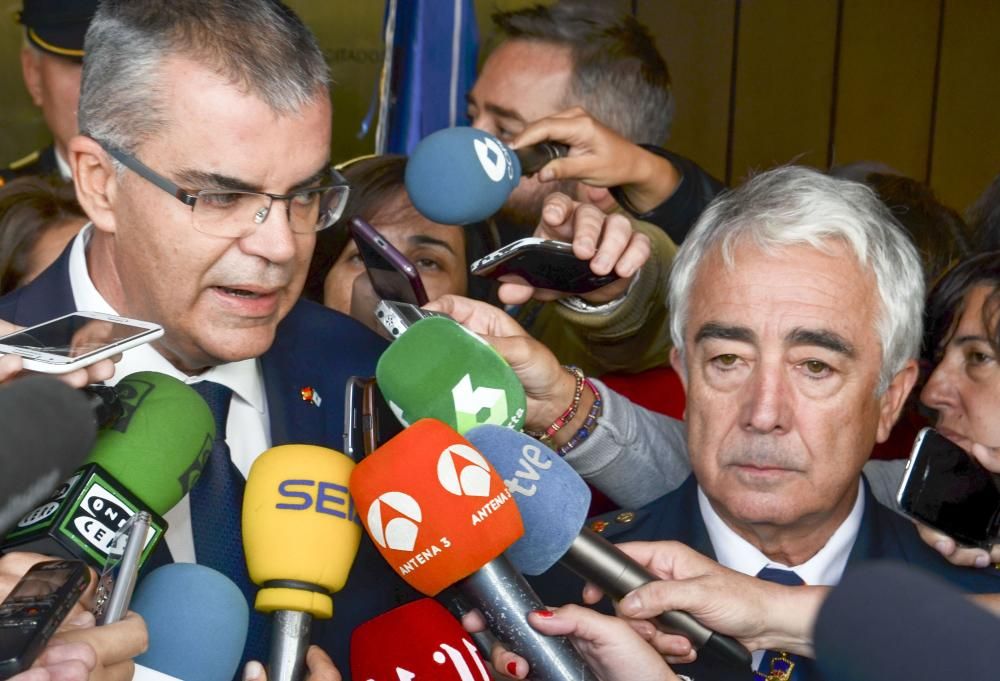 El acto institucional, en el Teatro Colón, ha sido presidido por el Delegado del Gobierno en Galicia.