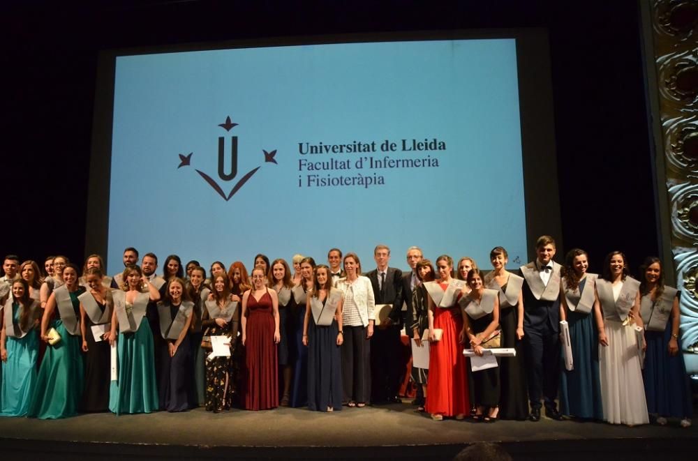 Acte de graduació dels primers infermers de la UdL a Igualada