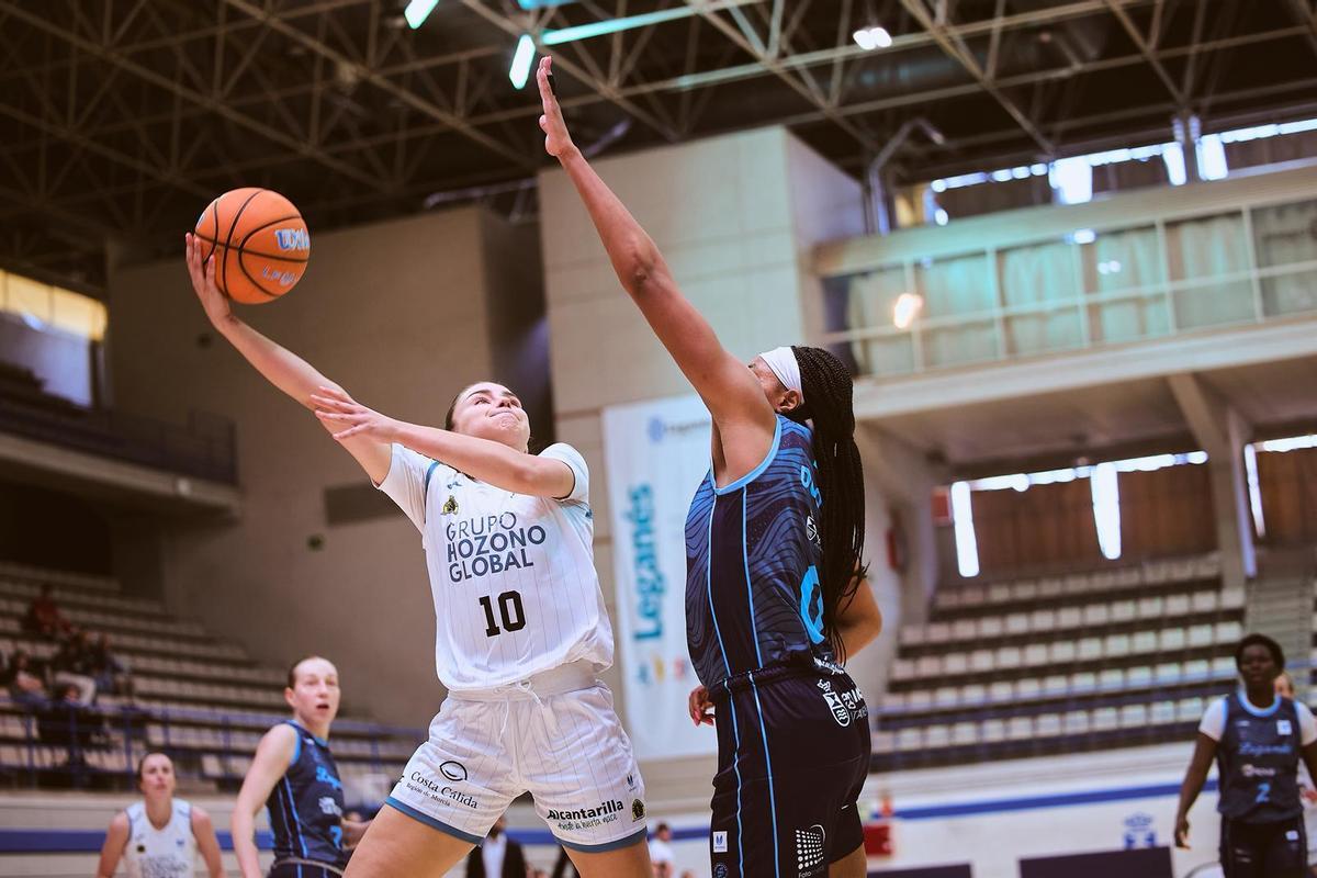 Ángela Mataix entra a canasta en el Innova Leganés-Hozono Global Jairis