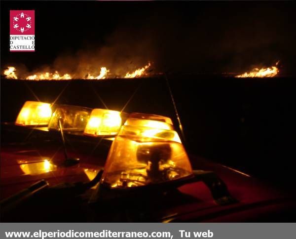 GALERÍA  Declarado un incendio en el Prat de Cabanes Torreblanca