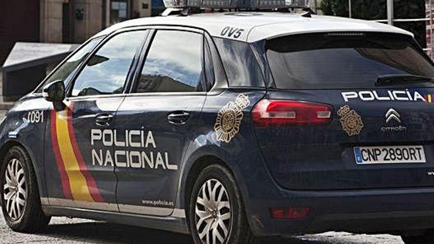 Imagen de un coche patrulla de la Policía Nacional.