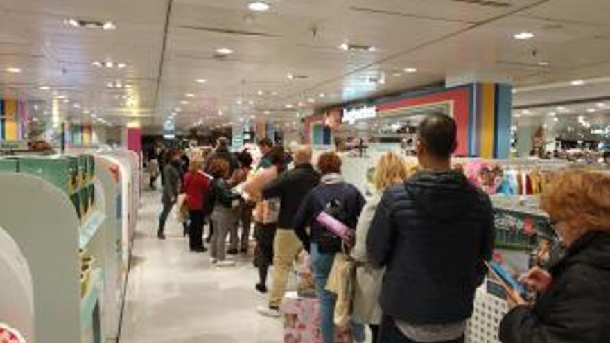 ¿Qué tiendas abren la víspera de Reyes en la Región de Murcia?