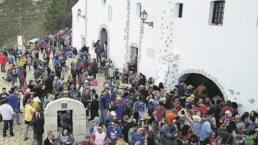 El voto por correo, al alza por coincidir la romería con el 28-A