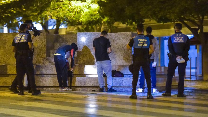 Dos detenidos por el robo con violencia de una cartera a un hombre en Santa Catalina