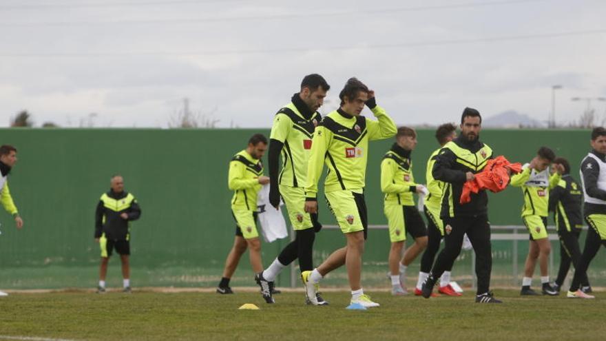 La plantilla vuelve al trabajo con la ausencia de Edu Albacar